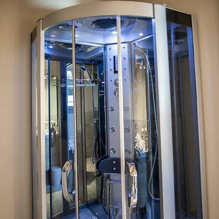 Qsix Luxury Apartment *