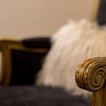 Qsix Luxury Apartment *